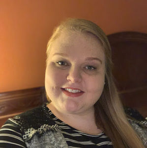 Meet your Posher, Dominique